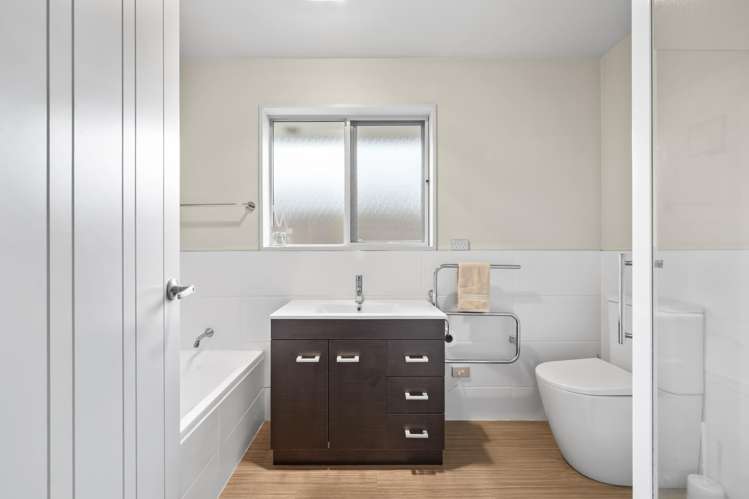 166 Barrington Street Somerfield_9