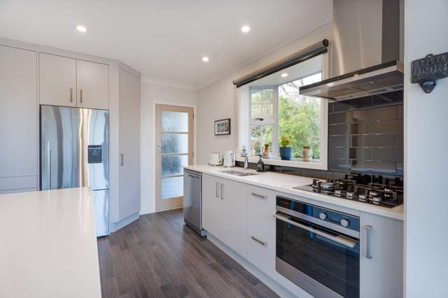 18 Akatarawa Road Brown Owl_4