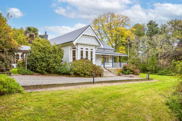 "Krakatoa" Country Living on Summerhill Rd