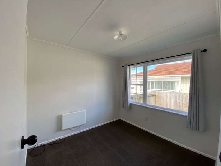 323 Wellington Road Wainuiomata_13