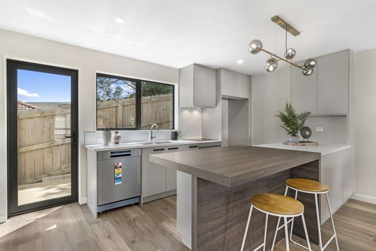 18B-D Fulljames Avenue Three Kings_8