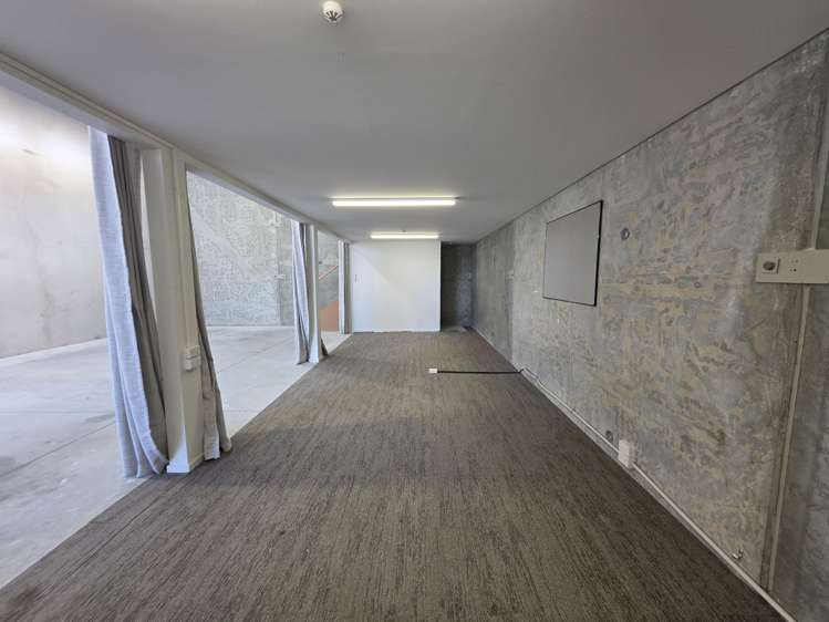 2/7 Lake Bryndwr Lane Burnside_9