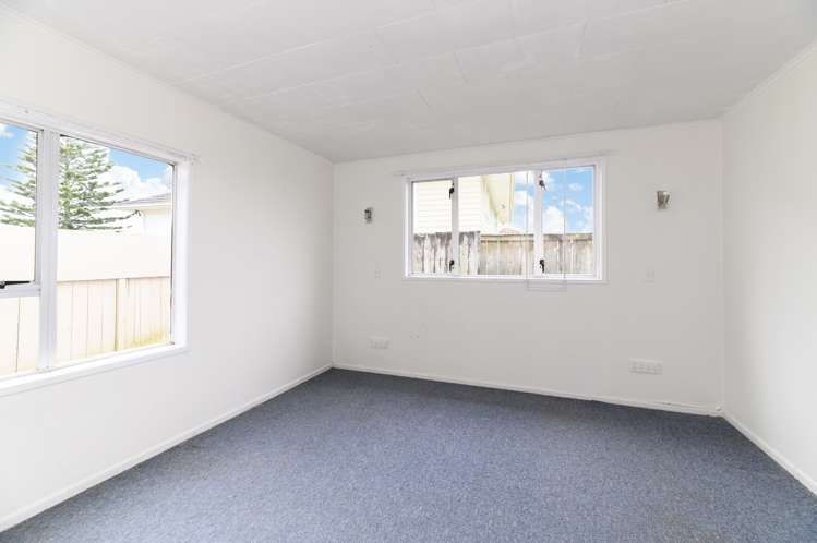 2 Rosamund Avenue New Windsor_18