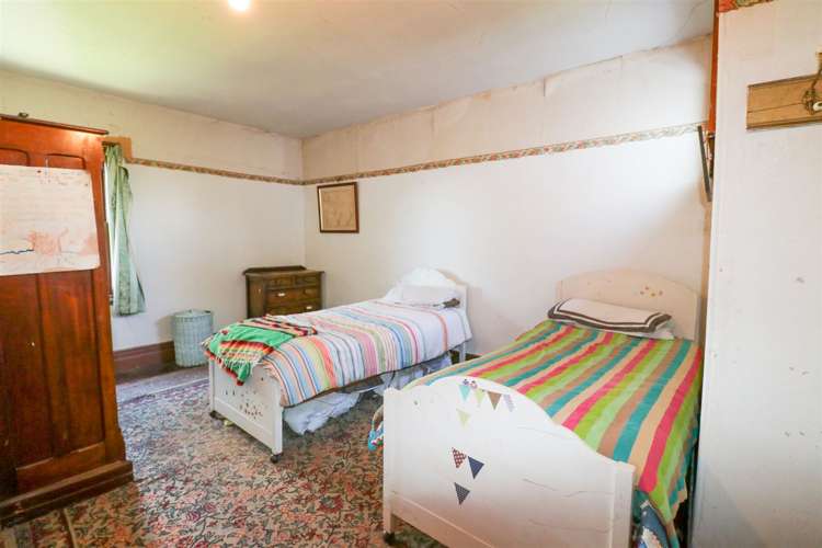 166 Barton Road Fairview_12