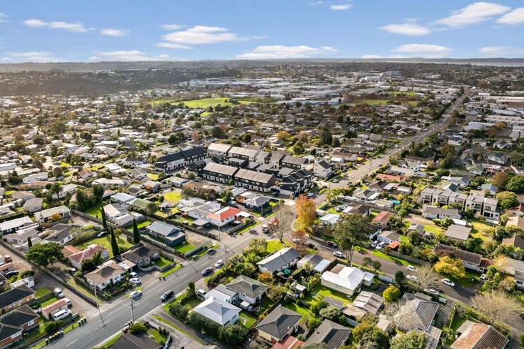 1/128 Bruce Mclaren Road Henderson_9