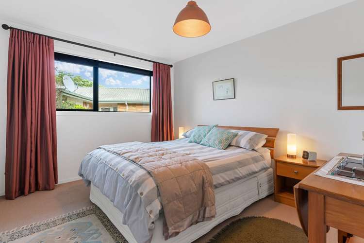 22 Paradise Point Place One Tree Point_15