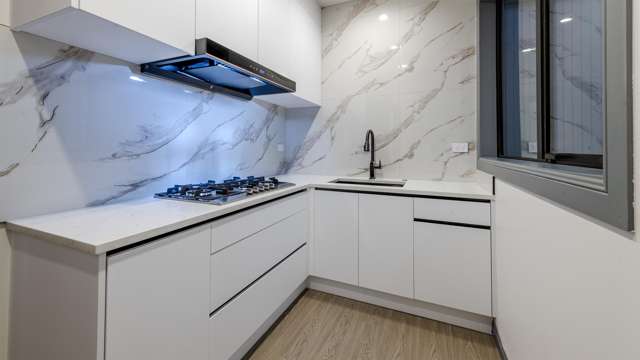 14 Greenstead Close Flat Bush_4