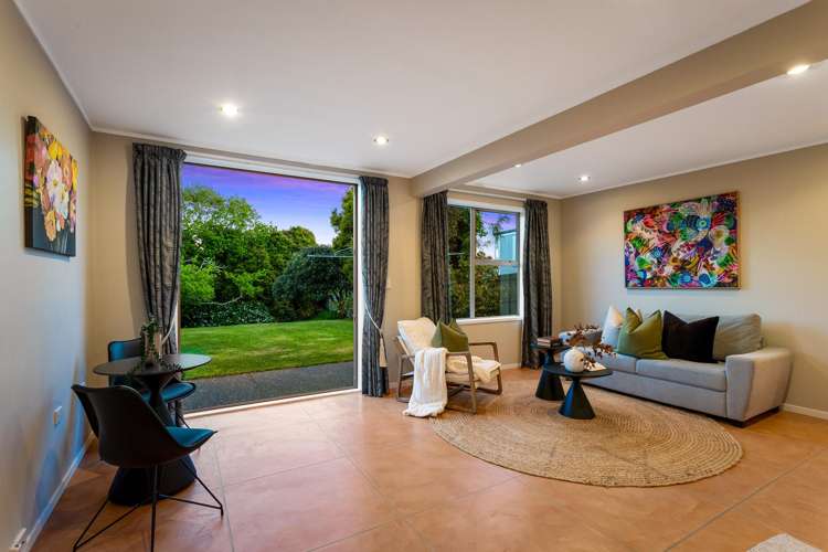 72 Golf Road New Lynn_14
