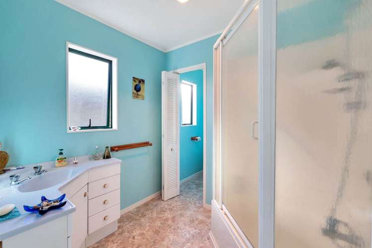 332 Glengarry Road Glen Eden_22