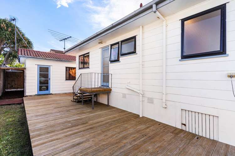 1/6 James Walter Place Mount Wellington_16