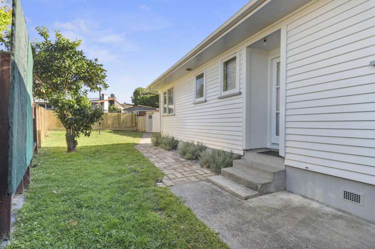 6 Manapouri Place Glenview_14