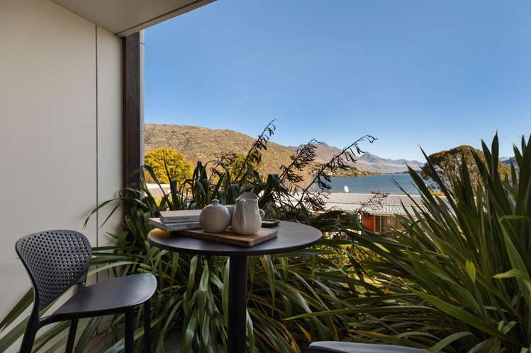 102/4 Lake Avenue Frankton_8
