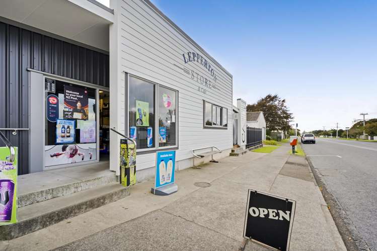 534 Richmond Road Lepperton_10