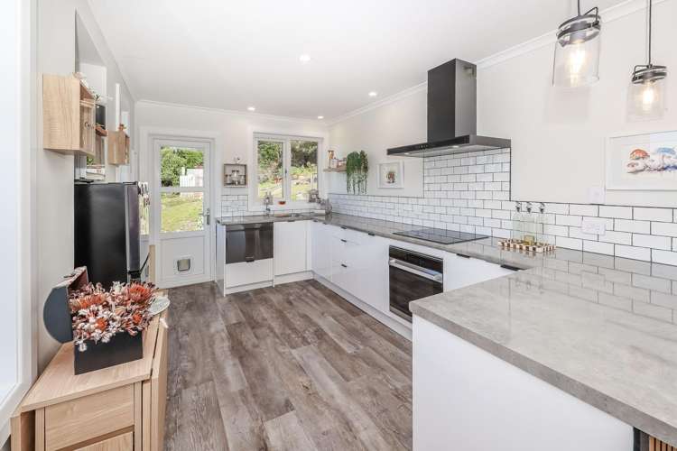 5 Churchill Road Green Island_4