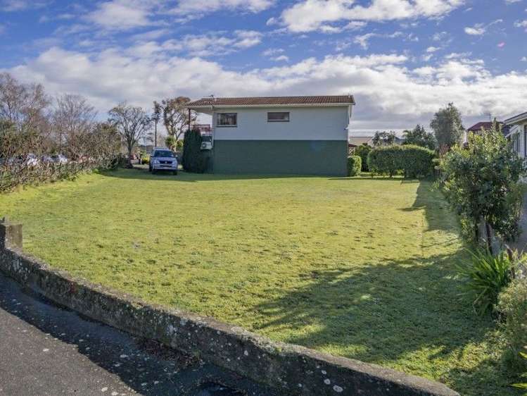 7 Shakespeare Walk The Wood_1