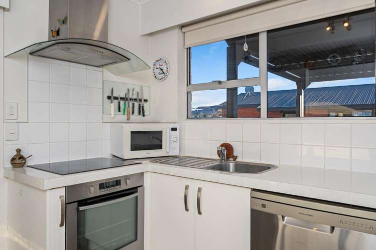 10 Cleghorn Street Redwoodtown_14