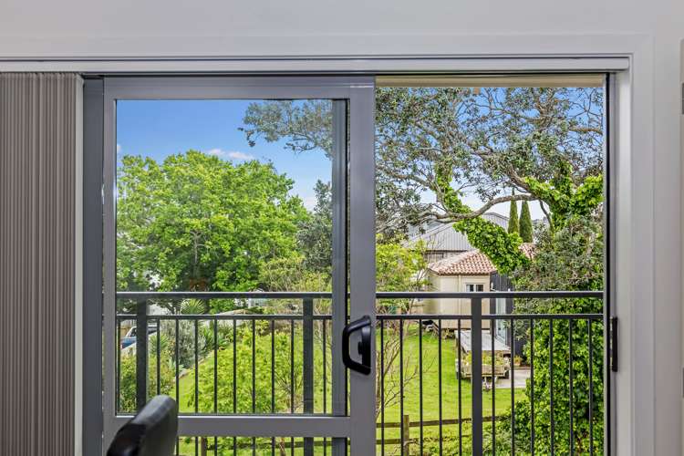 A18/71 Spencer Road Oteha_15