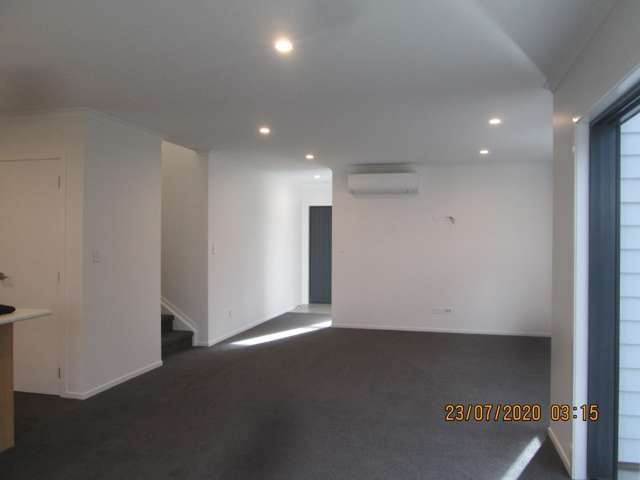 54 Featherstone Drive 2743_3
