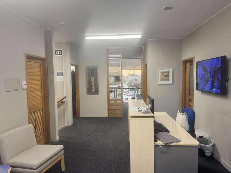 207 Avenue Road East Hastings_7