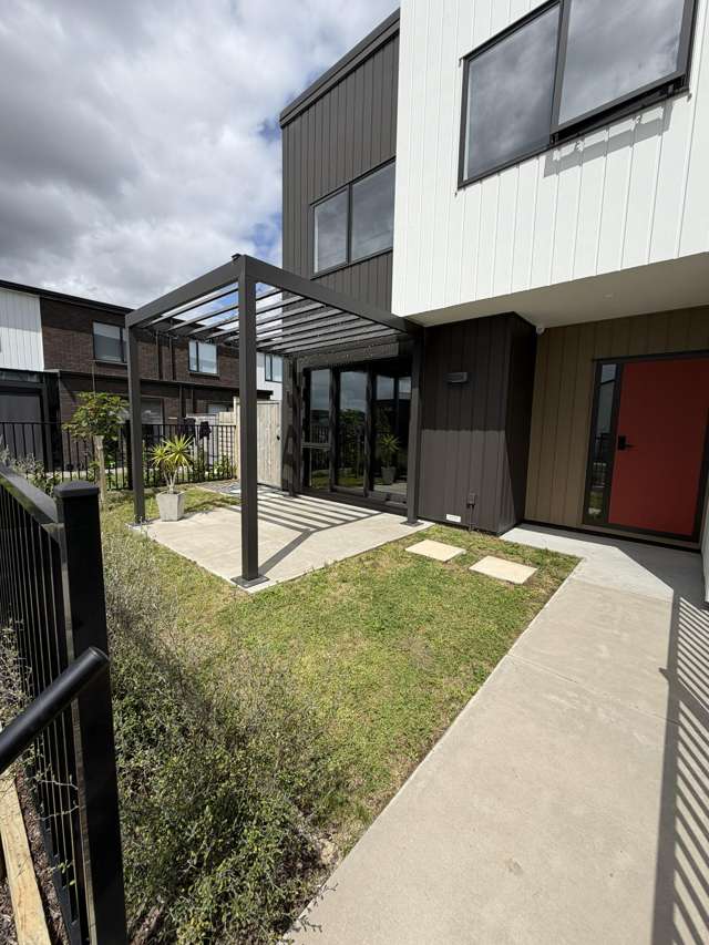 4 Rautahi Street Flat Bush_2