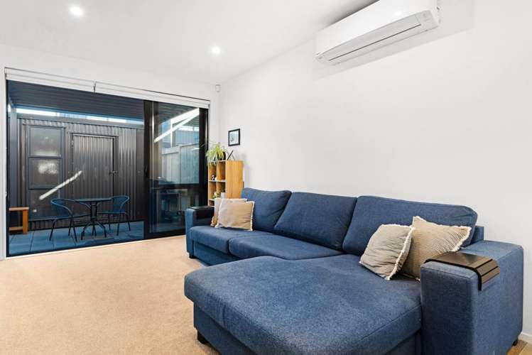 6 Magnetite Lane Flat Bush_8