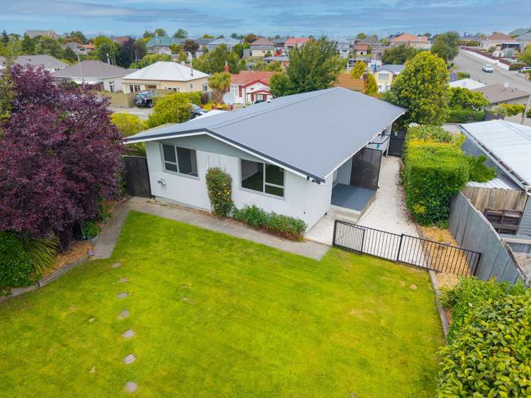 2/23 Baker Street West End_17