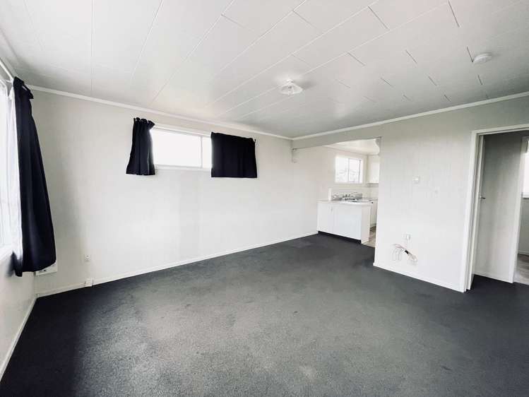 8 Anzac Parade Hamilton Central_3