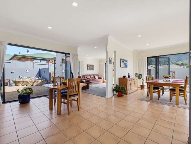 15 Edward Payton Grove Pukehangi_1