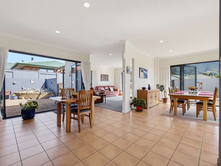 15 Edward Payton Grove Pukehangi_1