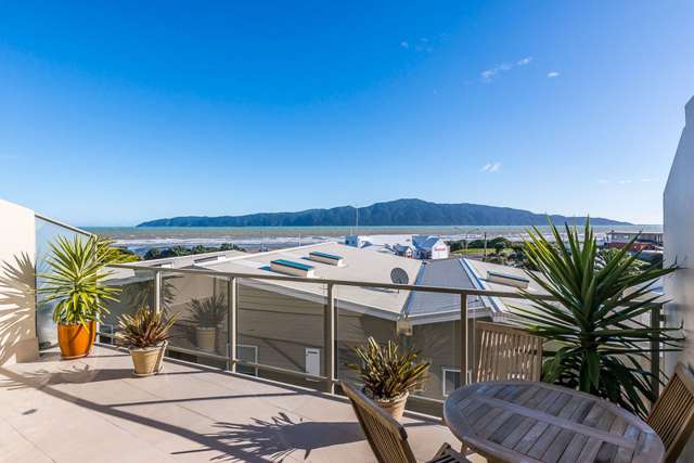 12/1 Marine Parade Paraparaumu Beach_1