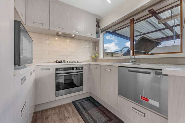 2/7 Abelia Place Papatoetoe_6