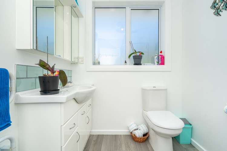 99a Easther Crescent Kew_13