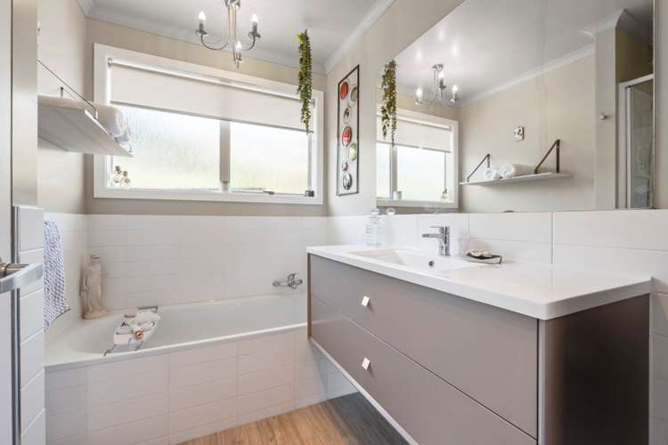 5 Achilles Crescent Welcome Bay_15