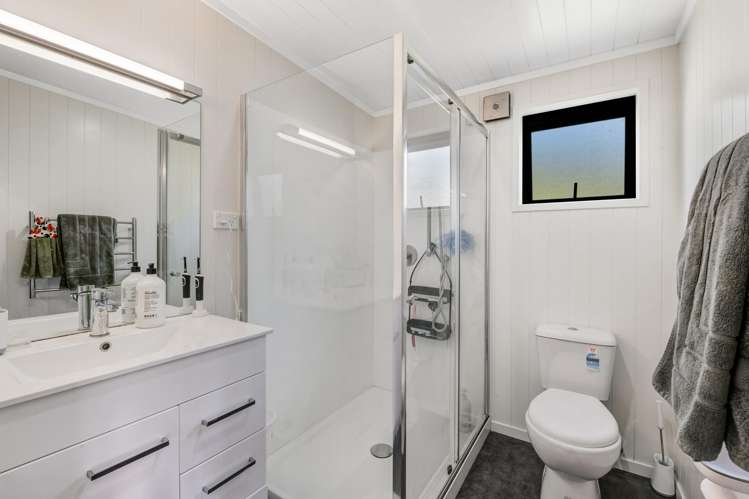 102 West Road Kaukapakapa_47