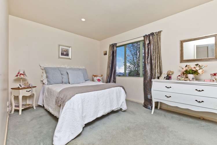 8 Target Road Totara Vale_11