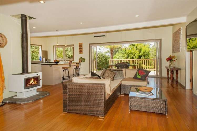 2 Ocean Beach Road Tairua_5