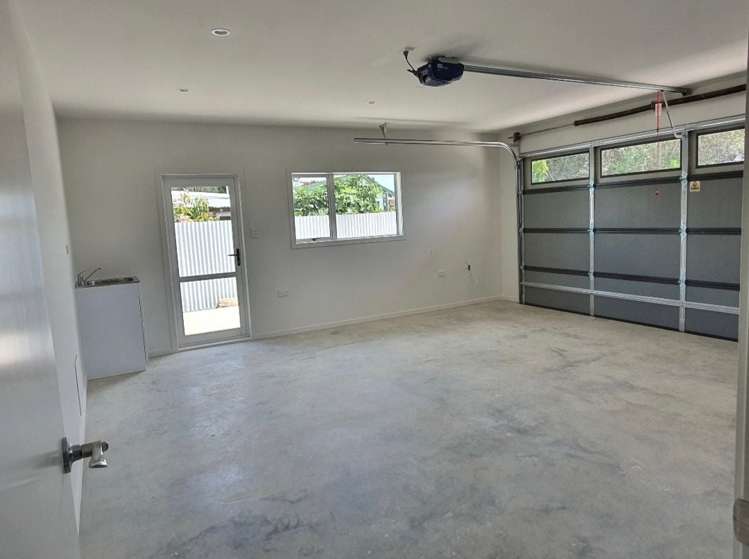 702B Murdoch Road East Akina_11
