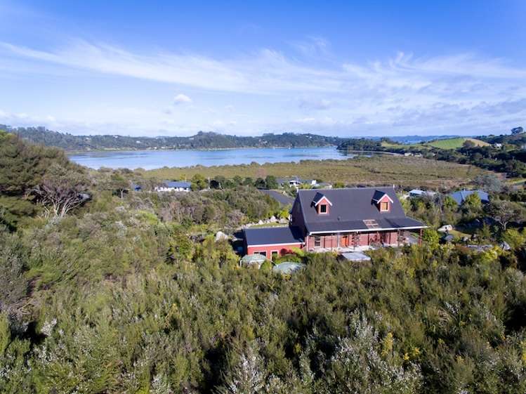 6 Lichen Grove Russell_14