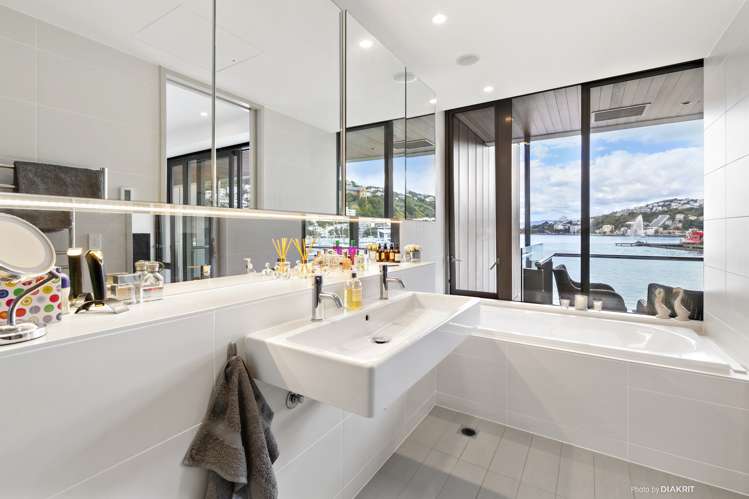 2b/6 Clyde Quay Wharf Te Aro_7