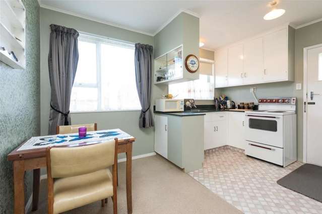 2/60 Howick Road Redwoodtown_4