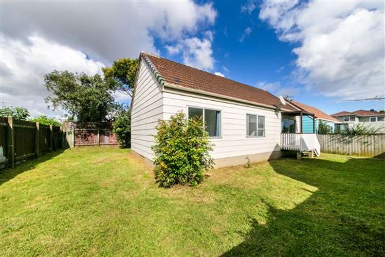2/92 Kenderdine Road Papatoetoe_2