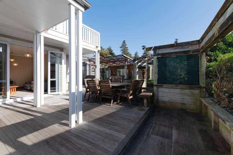 16 Thistlewood Avenue Hamilton East_14