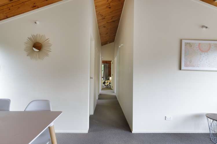 37c Ocean Road Surfdale_12