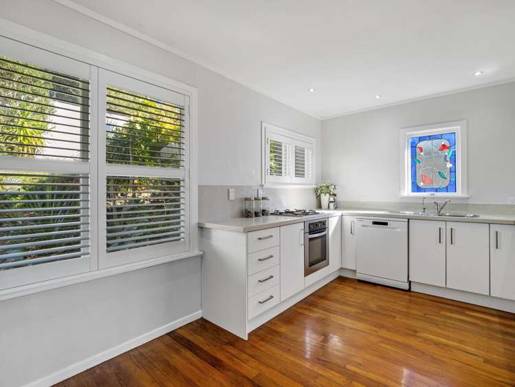 943 East Coast Road Torbay_9