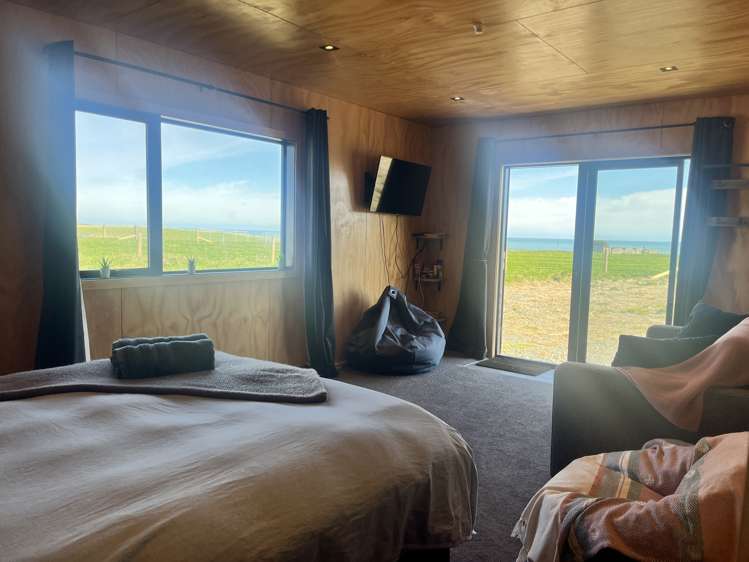 64 Surrey Street Orepuki_3