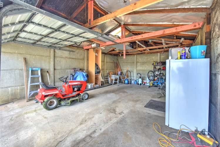 17 Waverley Street Gore Surrounds_11