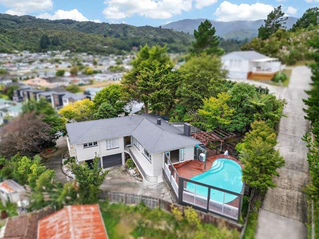 Elevated Poolside with Presence