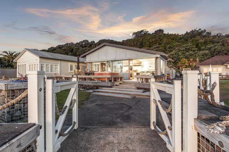 417 Thames Coast  Road SH25 Te Puru_2