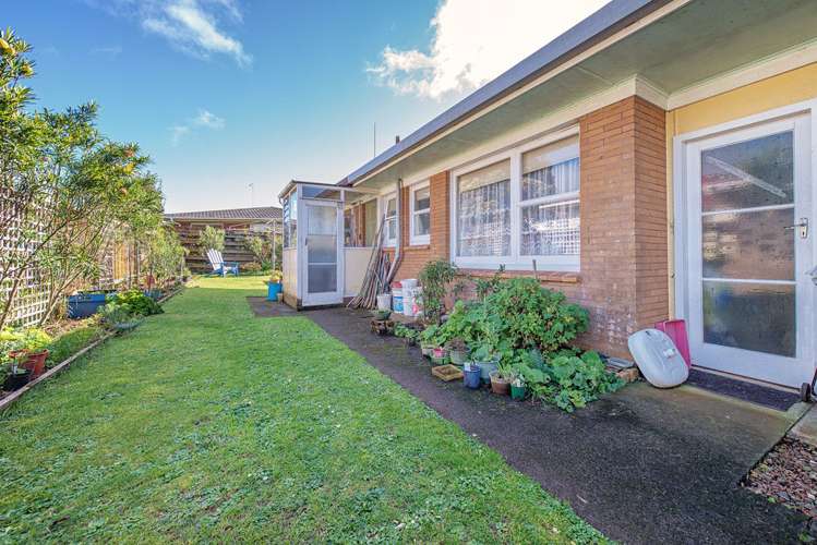 2/193 Queen Street Pukekohe_5