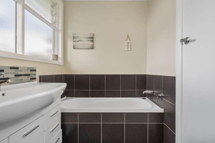 17 Hilltop Road Parkvale_21